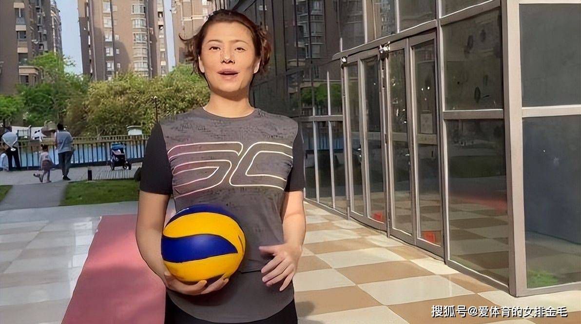 影片中，唐顿大家庭的成员们汇聚一堂，备受欢迎的;大表姐米歇尔;道克瑞、;三姑爷艾伦;里奇，;毒舌老伯爵夫人玛吉;史密斯等，均在片中贡献了亮眼表演，让人过目难忘